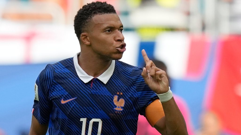 Mbappe: 'Đây là năm tốt để tôi giành Quả