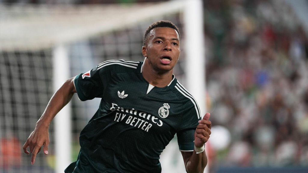 Mbappe tỏa sáng, Real thắng nhọc ở phút bù