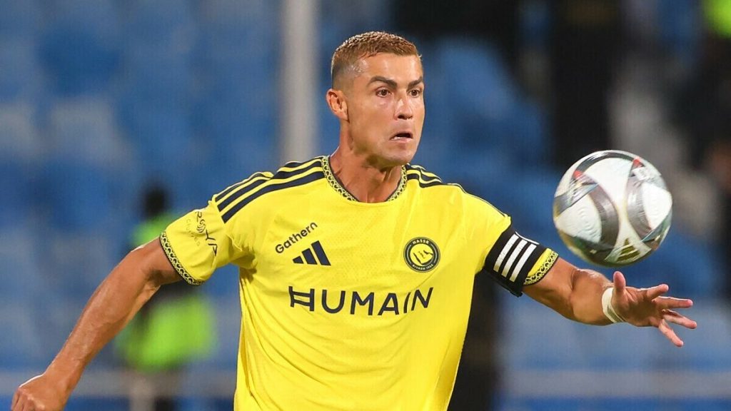Ronaldo kêu gọi cấm vĩnh viễn CĐV chế giễu