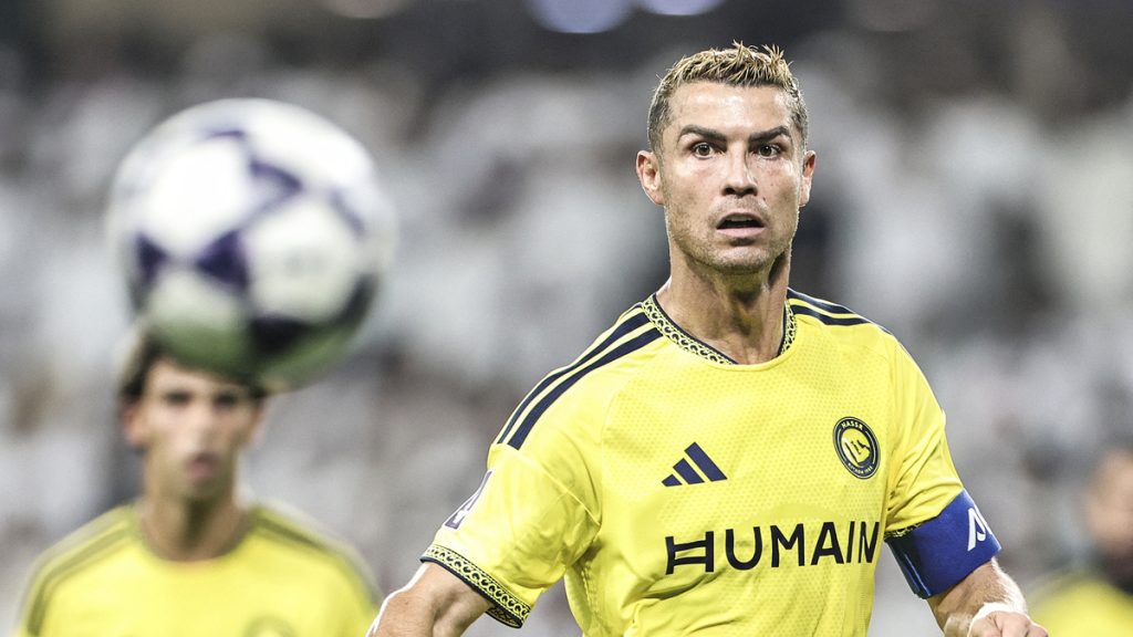 Ronaldo chơi trọn trận, Al Nassr thảm bại ở