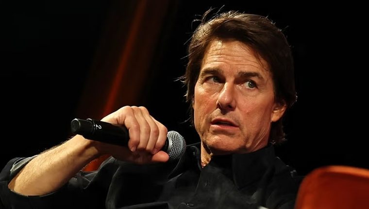 Tom Cruise: 'Không gì thay thế được con người'