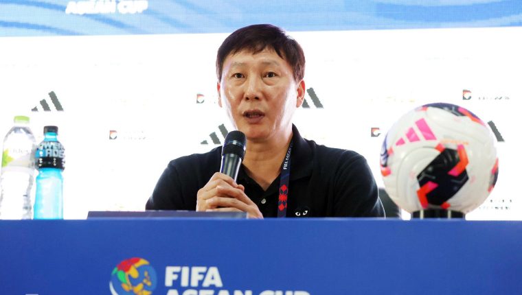 HLV Kim: 'Tôi xấu hổ vì Việt Nam không