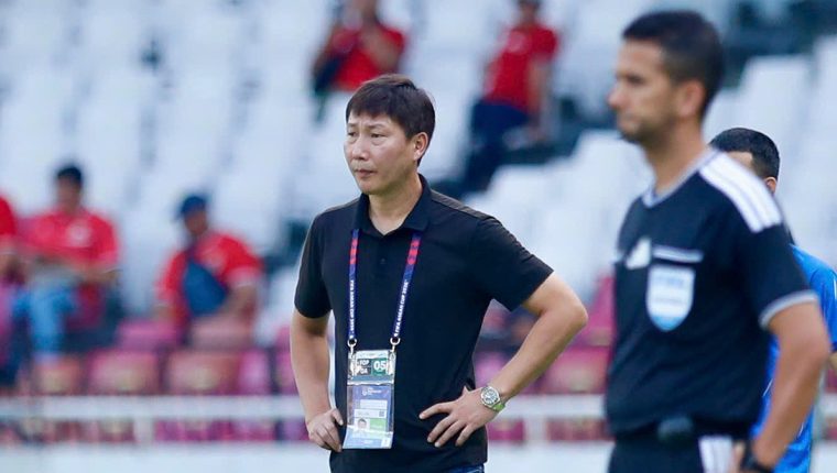 HLV Kim: 'Đội tuyển Việt Nam cần chơi tốt
