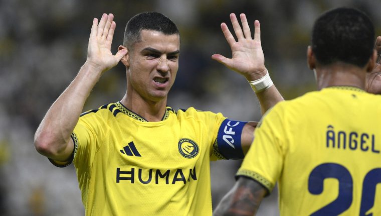 Ronaldo tiến thêm một bước đến cột mốc 1.000