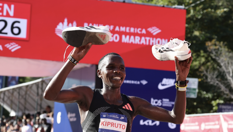 Kipruto tái hiện thông số kỷ lục của Kipchoge