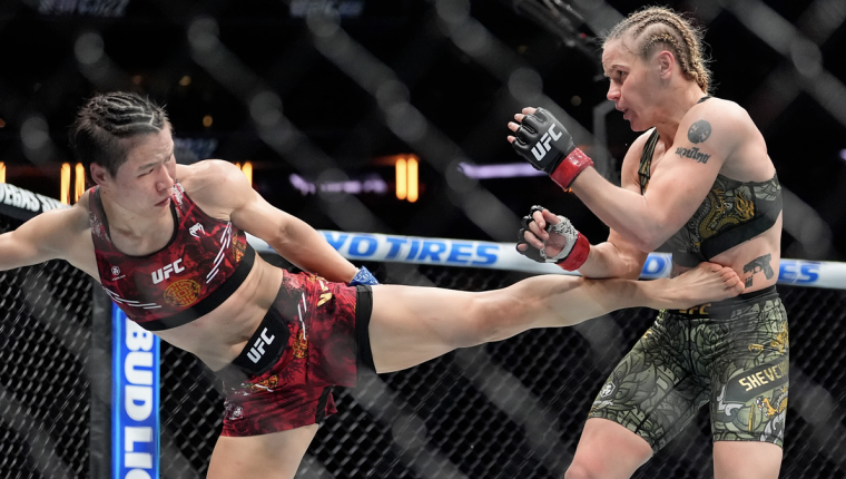 Cựu vô địch UFC Trung Quốc bị bố mẹ