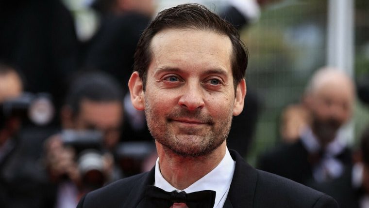 Tobey Maguire chủ trì hôn lễ của vợ cũ