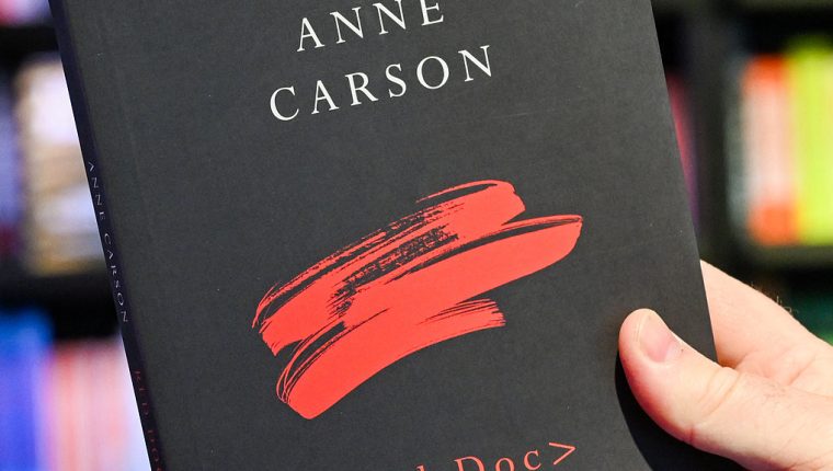 Tác phẩm của Anne Carson gây sốt sau Nobel