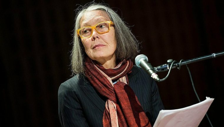 Anne Carson nhận tin thắng Nobel khi 'đang lắng