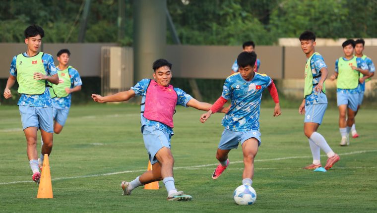 U17 Việt Nam tập huấn ở Hàn Quốc, UAE