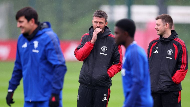 Carrick bác bỏ cáo buộc của Ten Hag