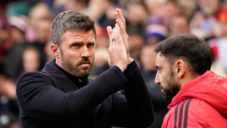 Vì sao Carrick vẫn tại vị ở Man Utd