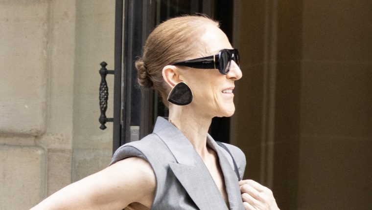 Celine Dion gây chú ý với quần phóng đại