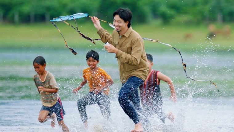 MV 'Những em bé mặt trời' của Đen Vâu: