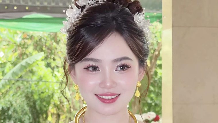 Cách trang điểm tôn nét đẹp của vợ Hoài