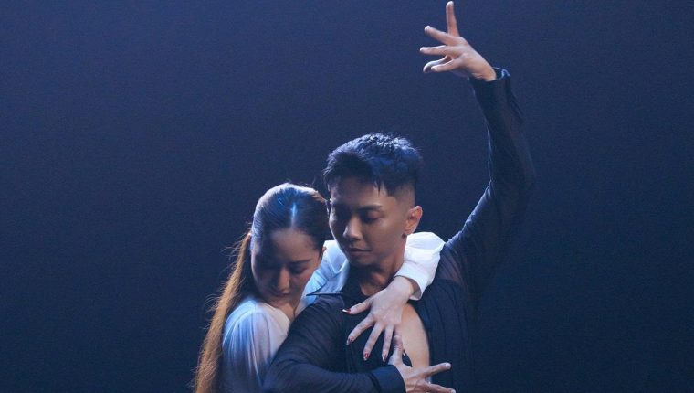 Khánh Thi, Phan Hiển kể chuyện tình yêu bằng