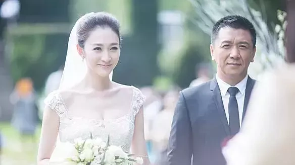 Lý Tiểu Nhiễm ly hôn