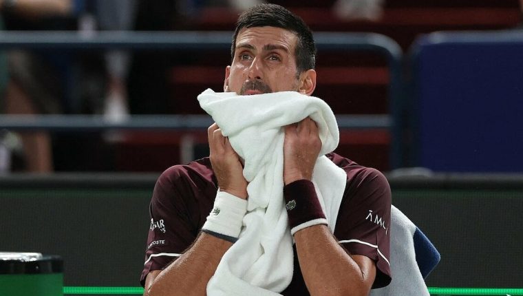 Djokovic thua ngay trận ra quân ở Thượng Hải