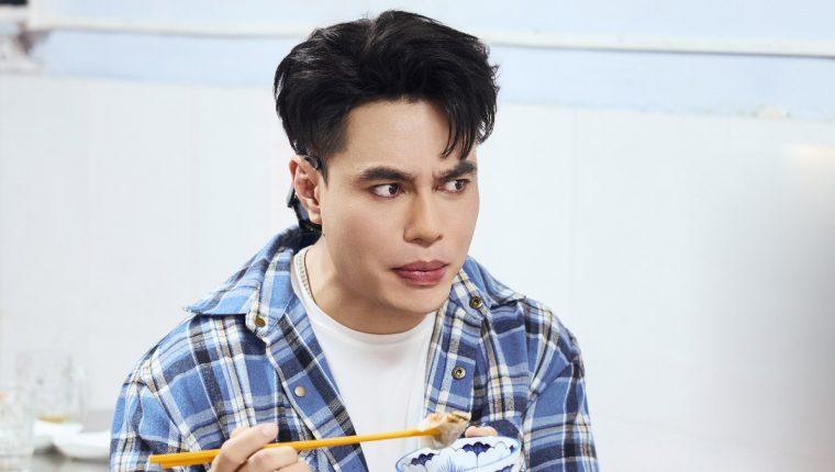 Lê Dương Bảo Lâm hóa thân quản lý nhà