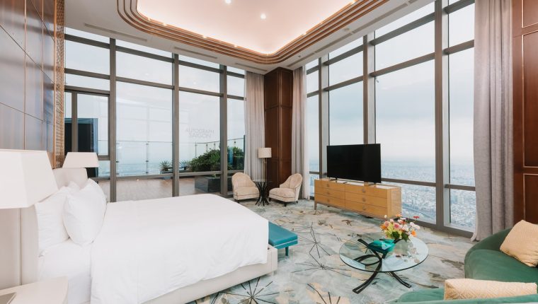 Phòng khách sạn 220 triệu một đêm trong tòa