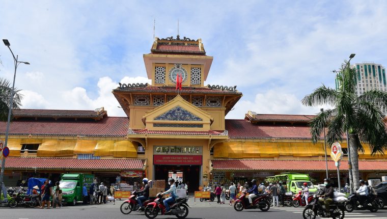 Ngôi chợ trăm tuổi giữa khu người Hoa ở