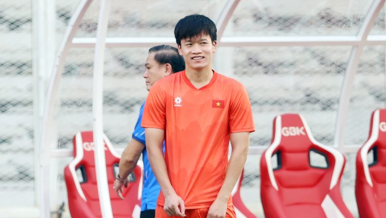 Hoàng Đức tươi tỉnh trước trận quyết định FIFA