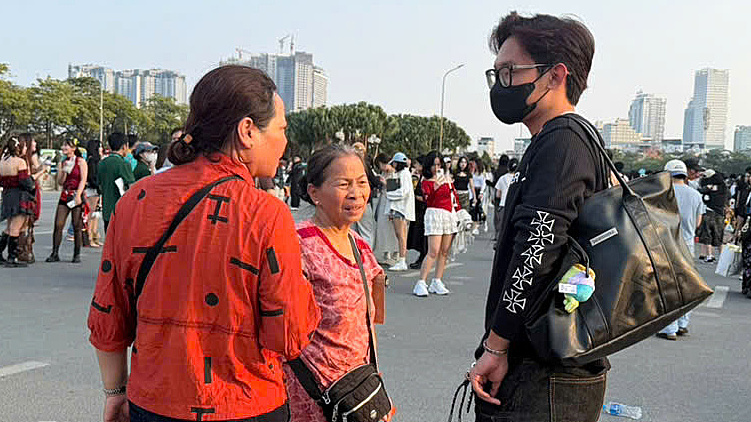 Phe vé 'hét' giá hàng chục triệu đồng tại